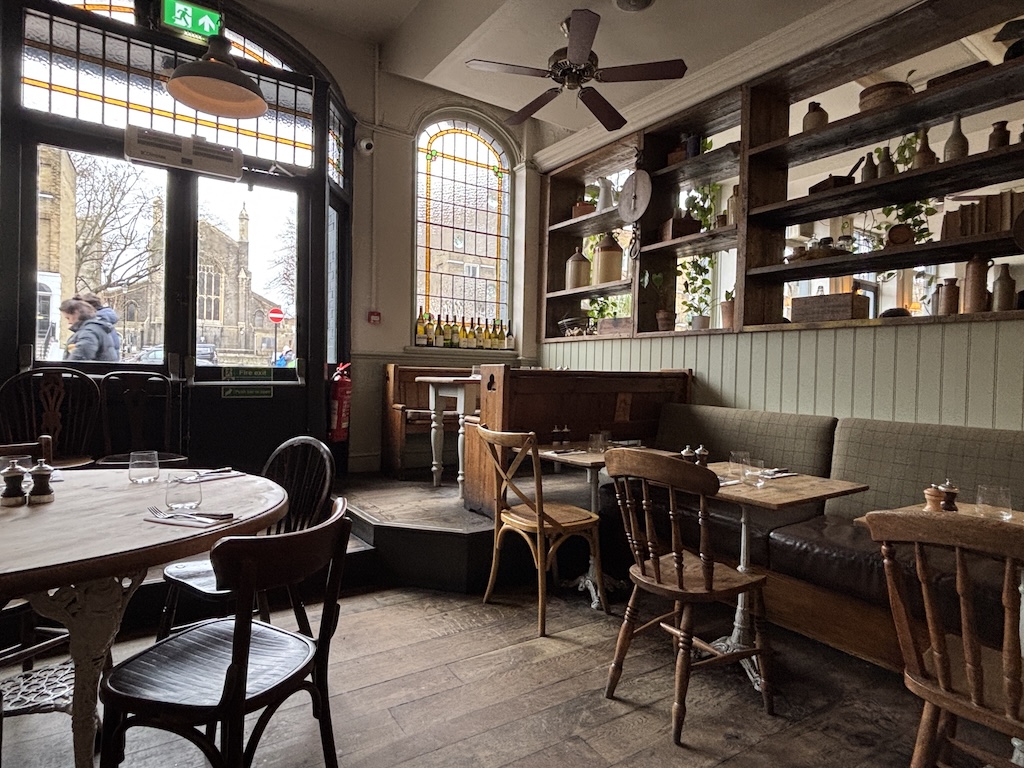 The Pig and Butcher, Ambience1